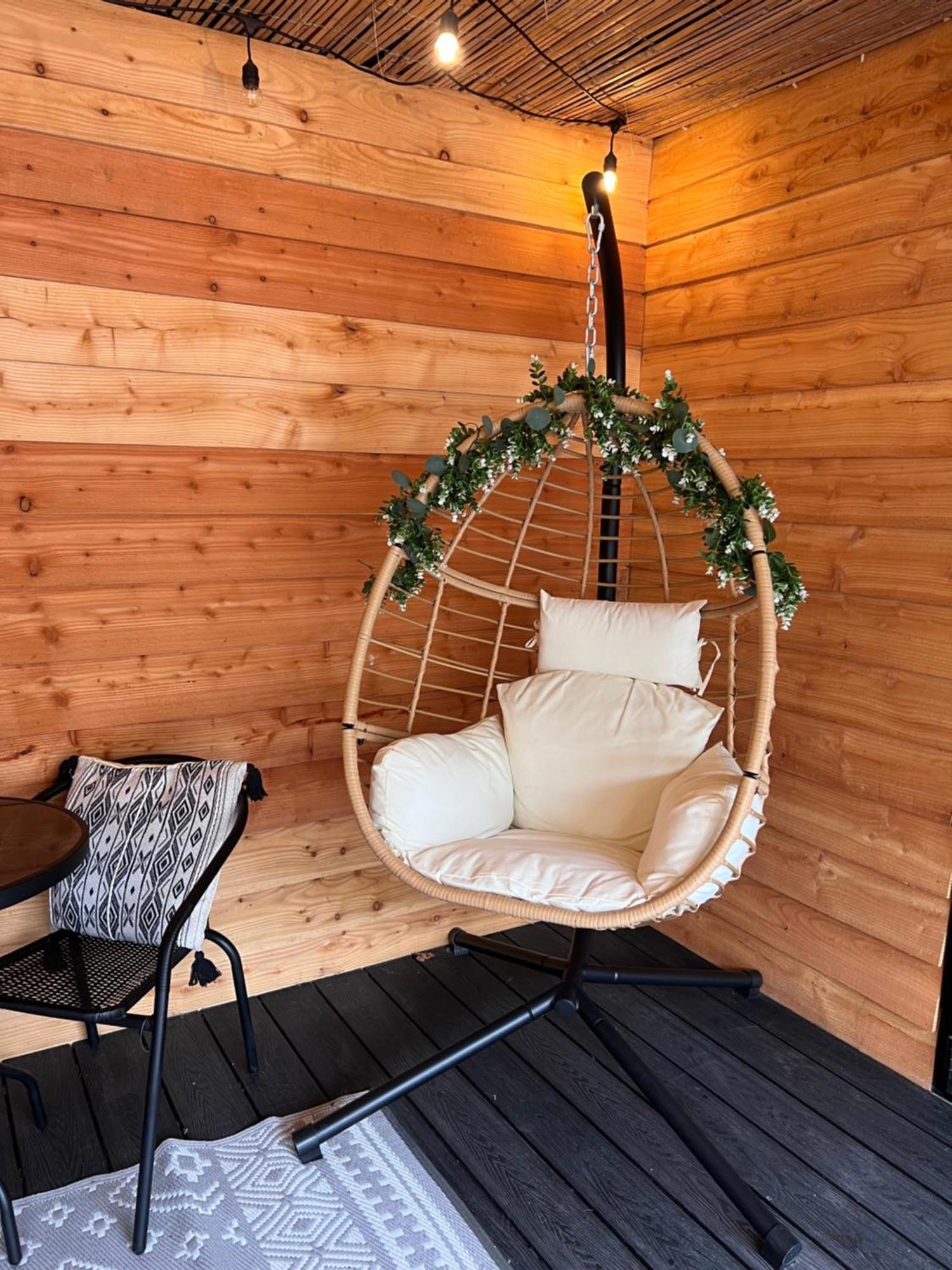 Luxury Courtyard Studio In Llangollen Kültér fotó